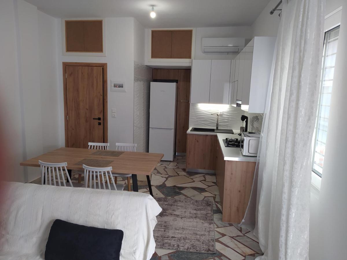 Εirene Room Chalkís Exterior foto