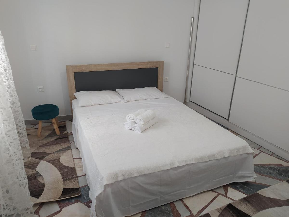 Εirene Room Chalkís Exterior foto